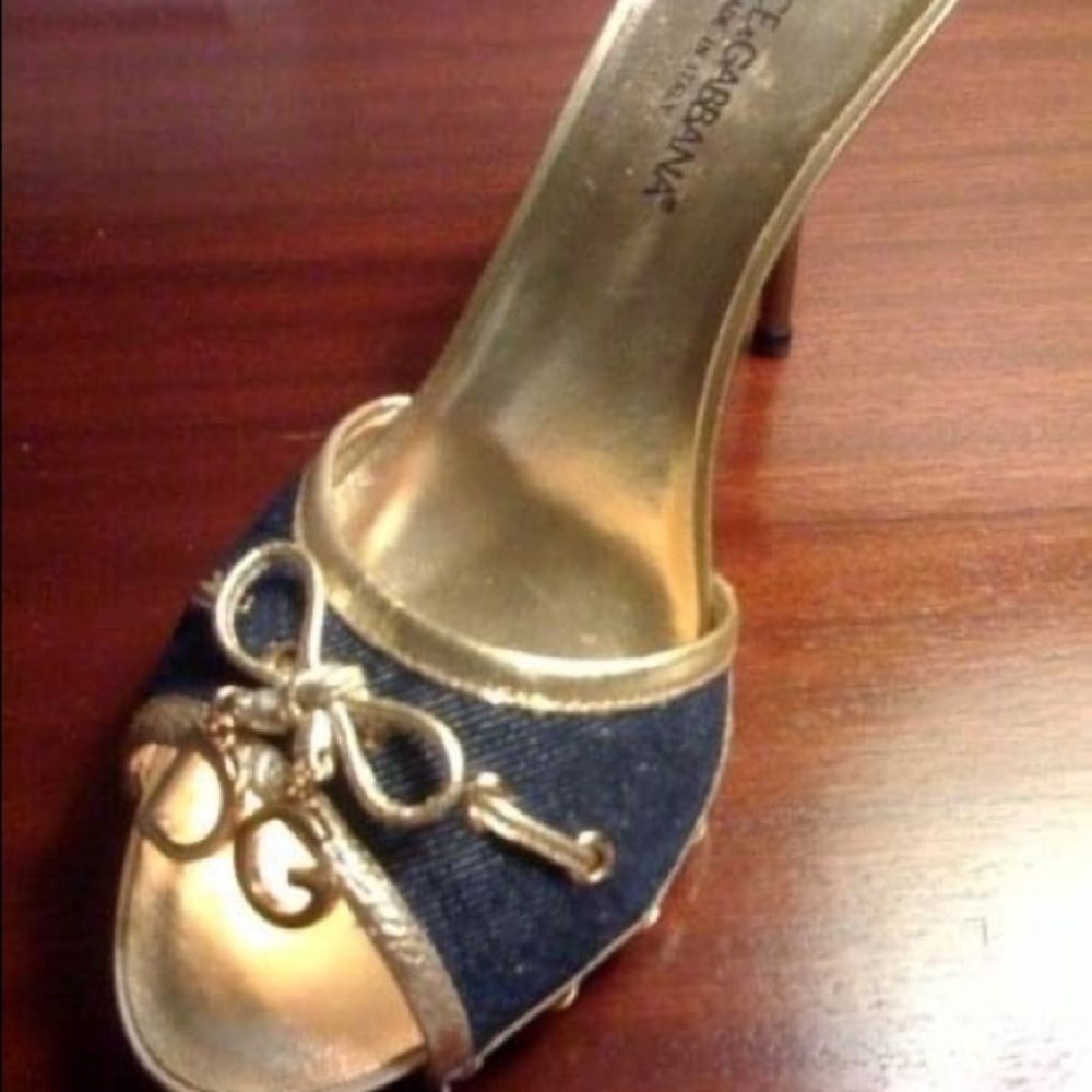 Dolce Gabbana sandals with heel size 7.5